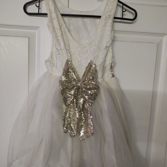 Dress - Picture 2 of 2